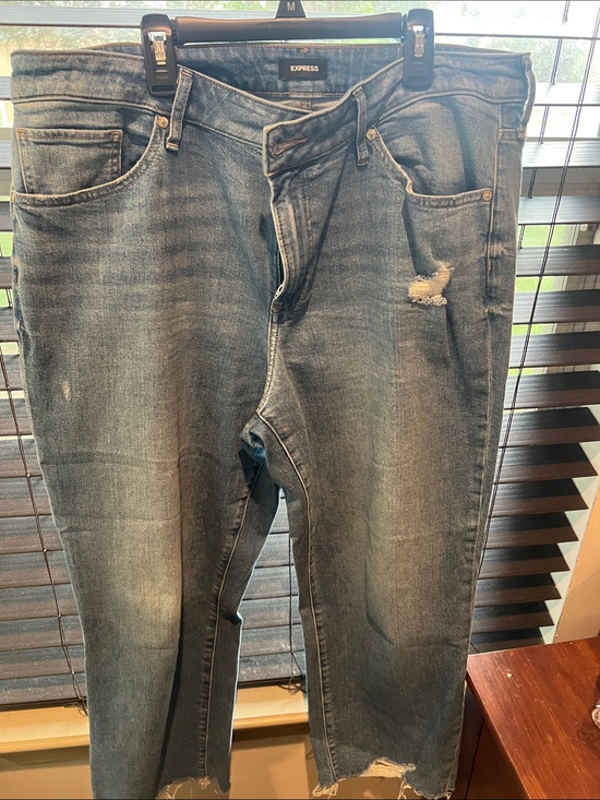 Express Denim - Express womens Slim Straight Blue Washed Denim Jeans with Light Distressing